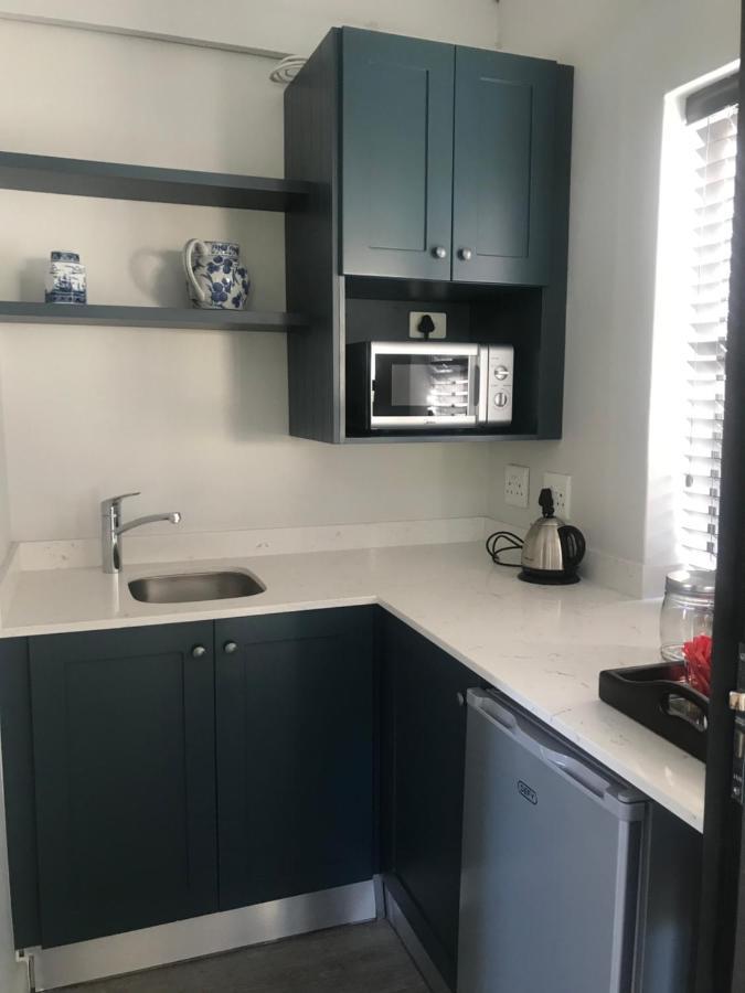 Comfortable Room With Large En Suite Bathroom Franschhoek Bagian luar foto