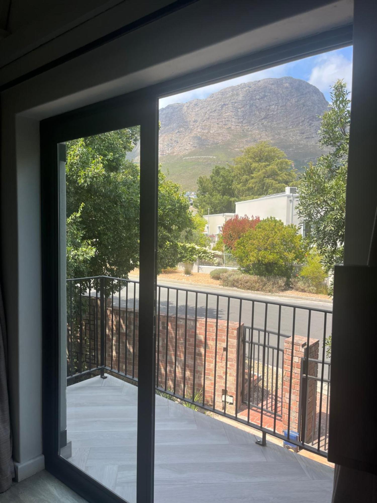 Comfortable Room With Large En Suite Bathroom Franschhoek Bagian luar foto